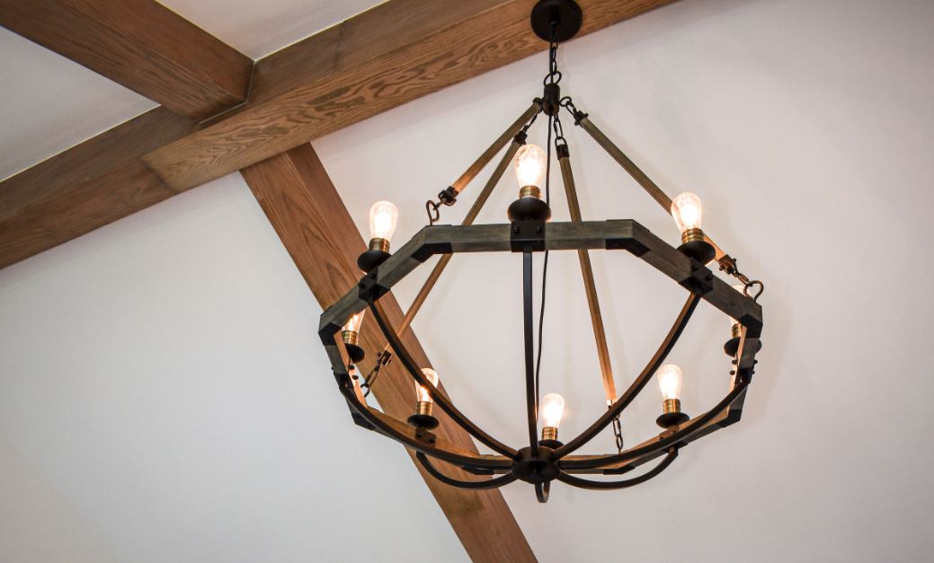 Lodge 8-Light Chandelier