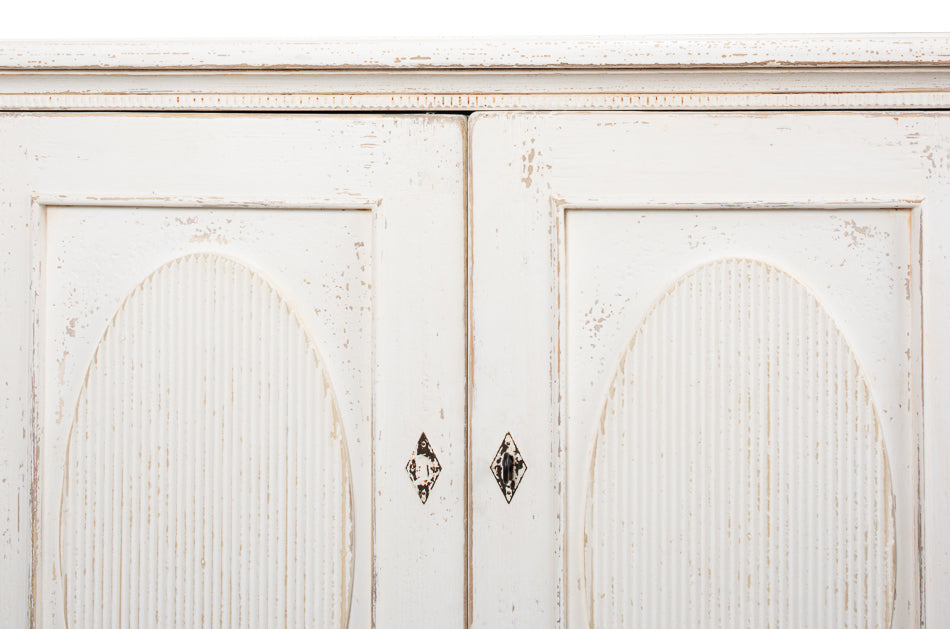 Whitewash Ribbon Sideboard
