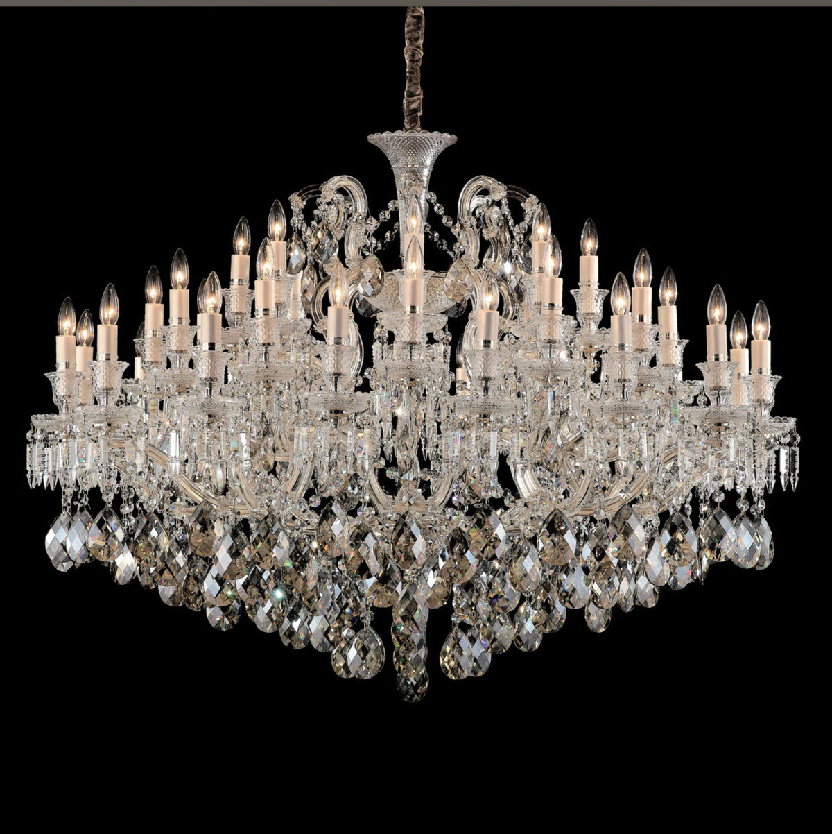 CHANBORD 37 LIGHT CHANDELIER