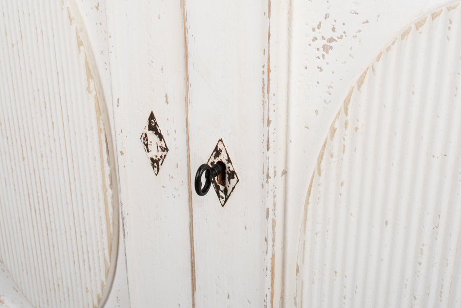 Whitewash Ribbon Sideboard
