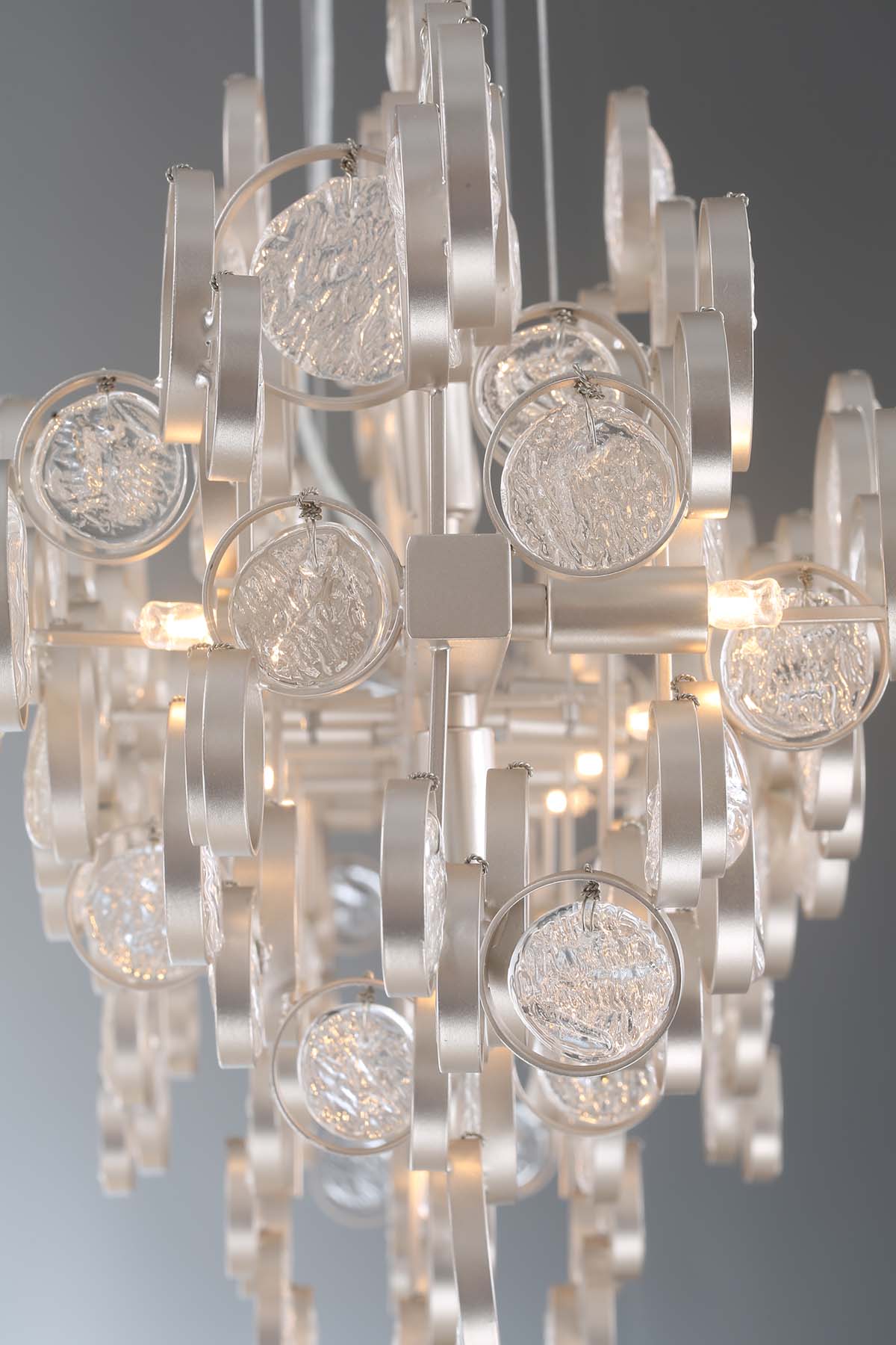 TRENTOSHARE  15-LIGHT LINEAR CHANDELIER