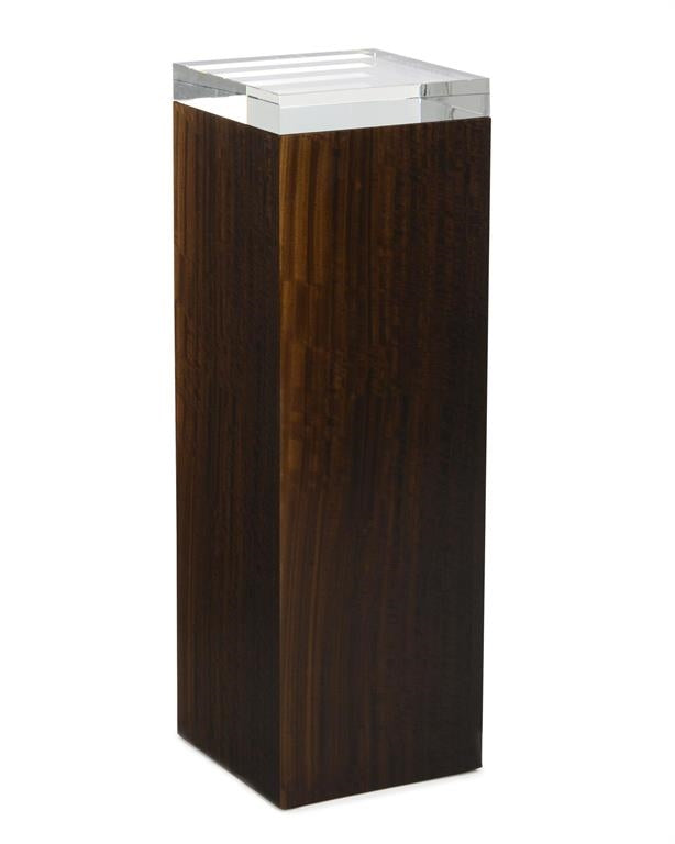 Couros Pedestal