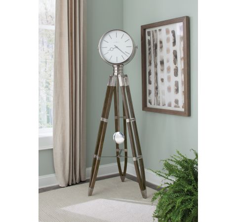 Tripod Clock