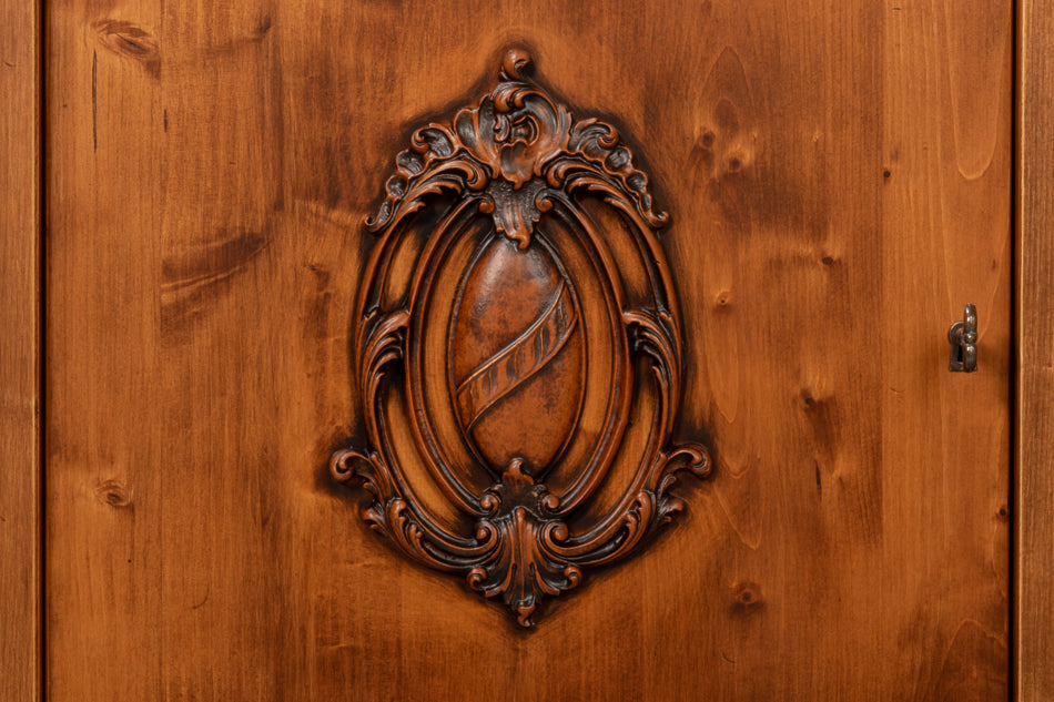 Crested Wall Cabinetnoce Anticato