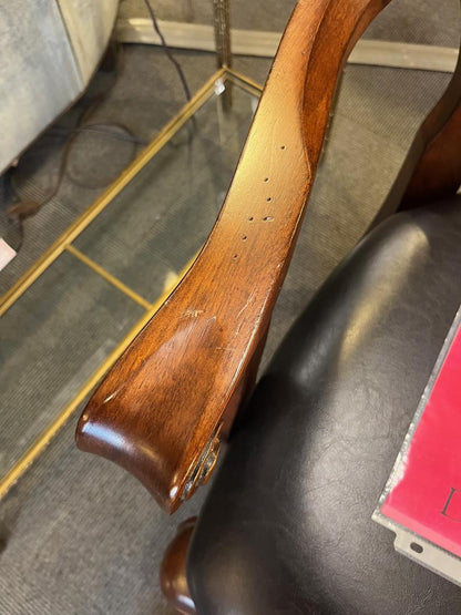 Niagara Club Chair (DISPLAY CHAIRS 2 AVAILABLE)